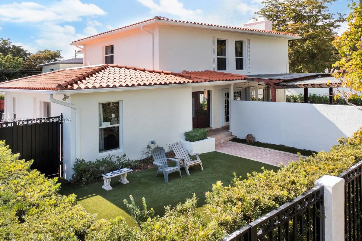 360 SW 28th Rd, Miami FL 33129