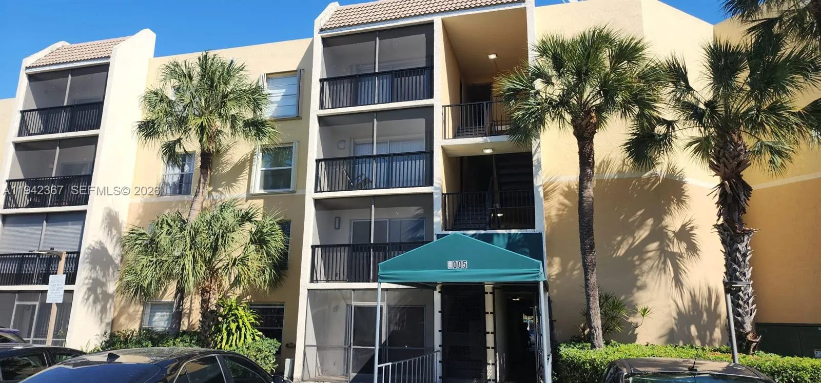 8005 Lake Dr # 201, Doral FL 33166