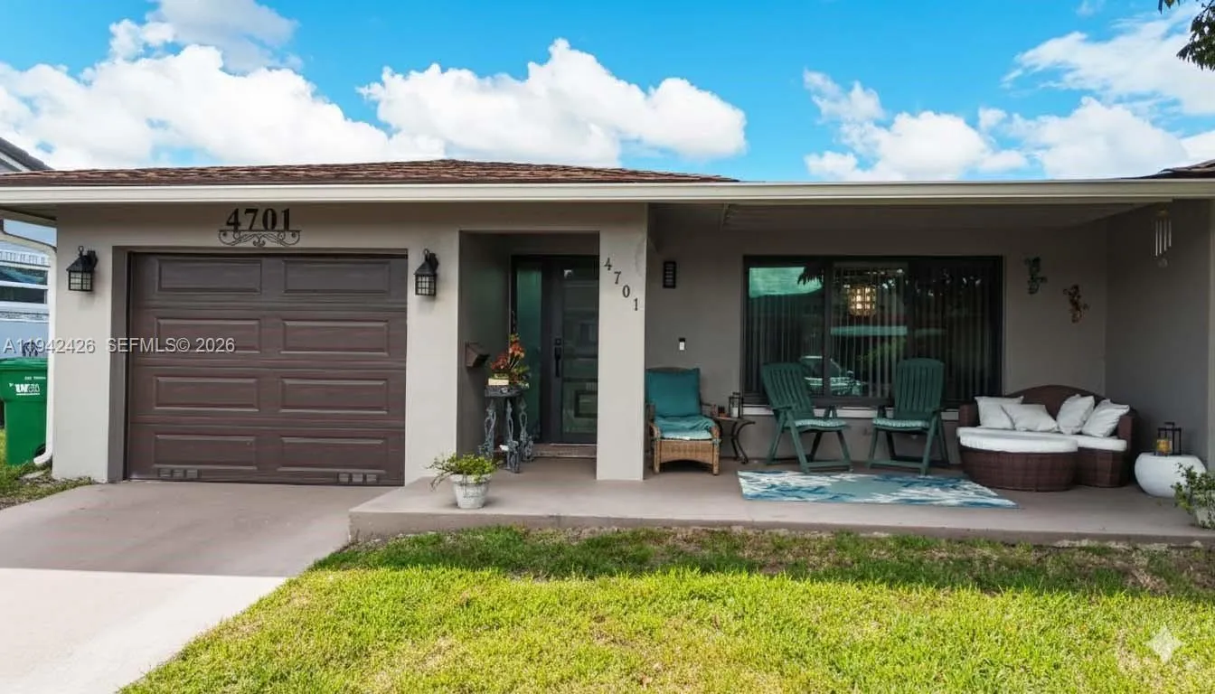 4701 NW 44th St, Tamarac FL 33319