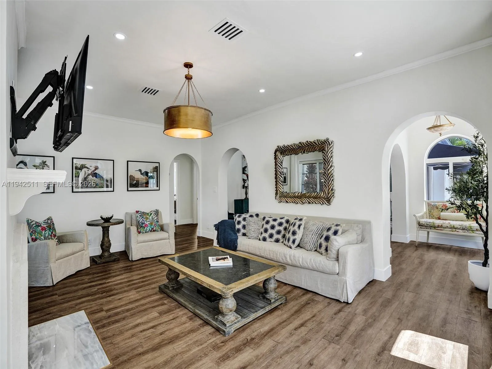 1128 Tyler St, Hollywood FL 33019