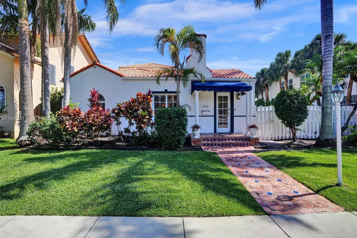 1128 Tyler St, Hollywood FL 33019