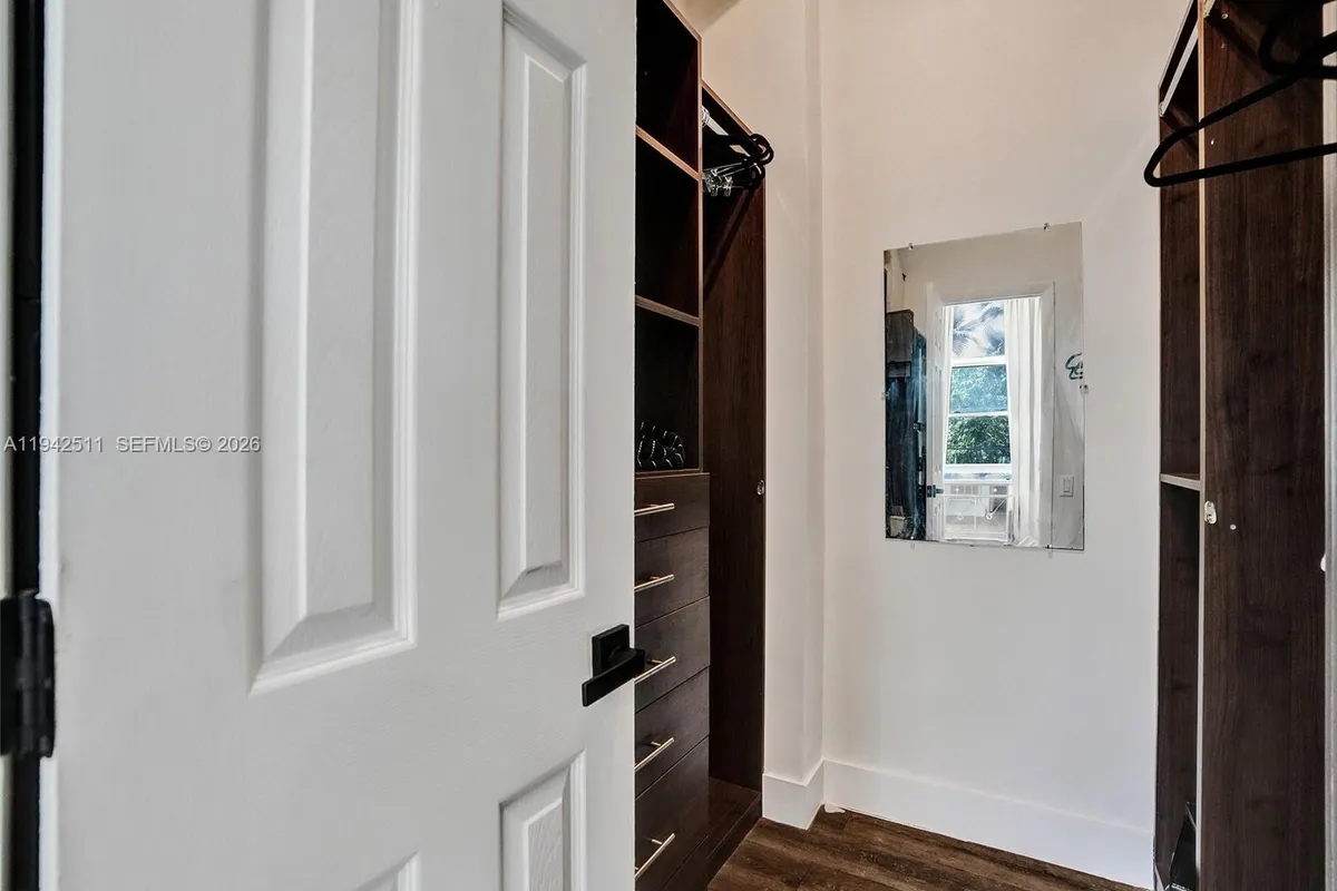 1128 Tyler St, Hollywood FL 33019