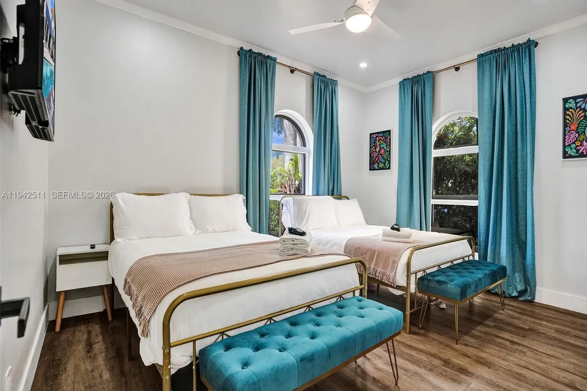 1128 Tyler St, Hollywood FL 33019