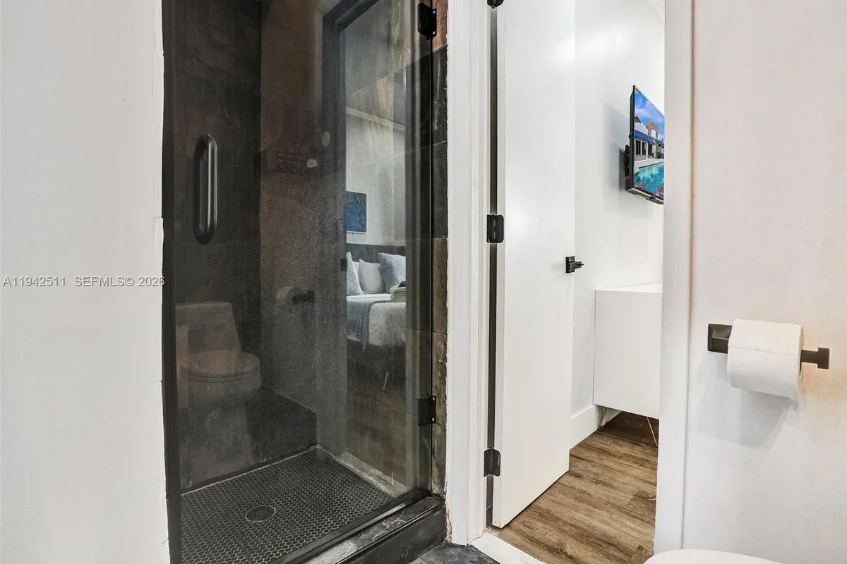 1128 Tyler St, Hollywood FL 33019