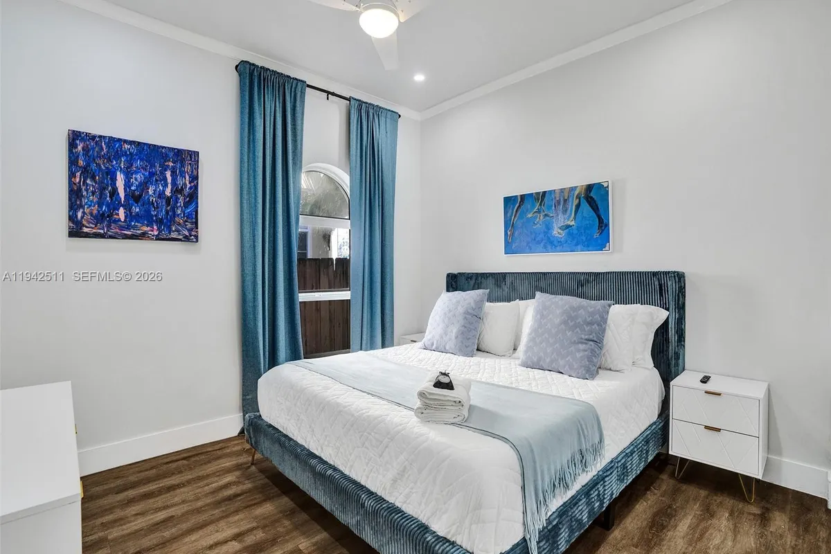 1128 Tyler St, Hollywood FL 33019