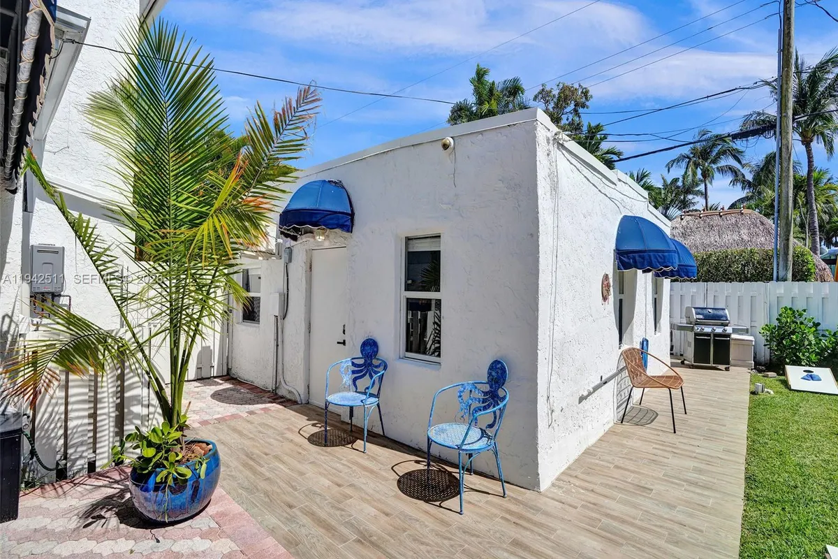 1128 Tyler St, Hollywood FL 33019