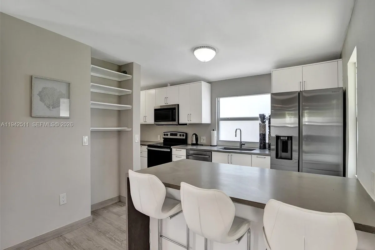 1128 Tyler St, Hollywood FL 33019