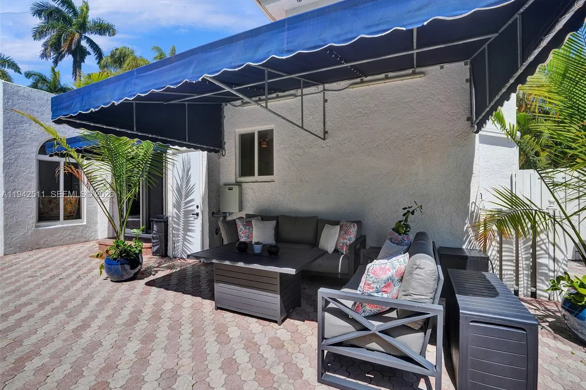 1128 Tyler St, Hollywood FL 33019