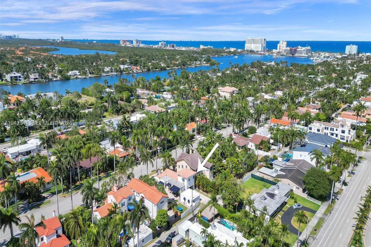 1128 Tyler St, Hollywood FL 33019