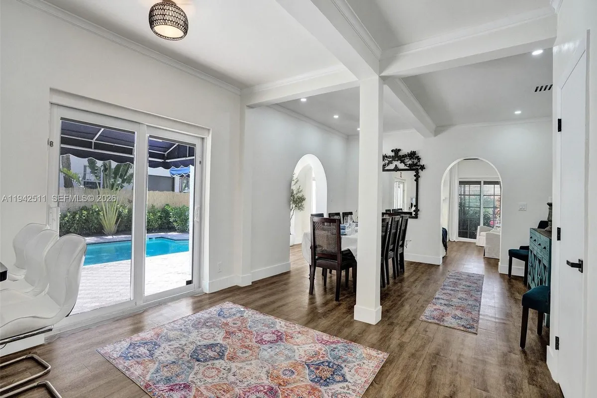 1128 Tyler St, Hollywood FL 33019