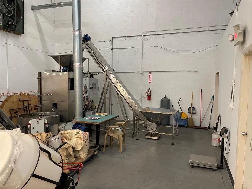 for sale at 1827 SW 31st Ave, Pembroke Park FL 33009