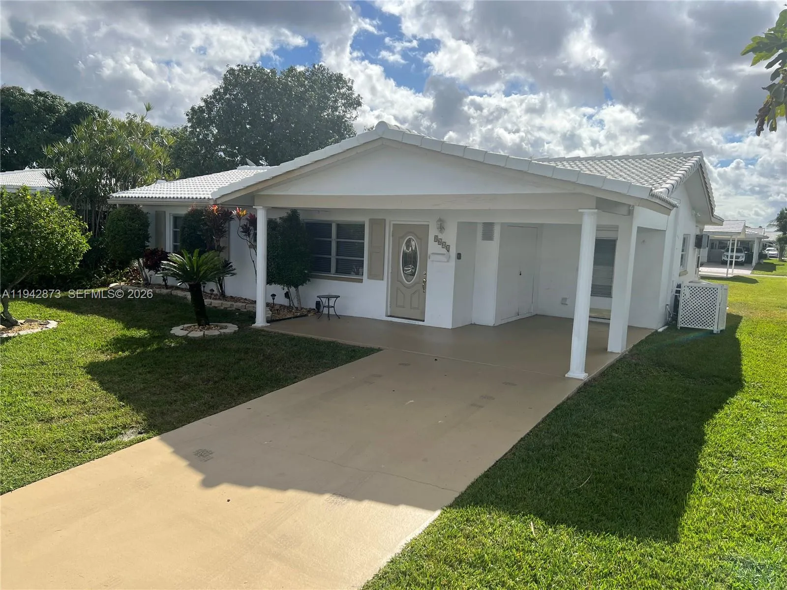 8604 NW 59th Pl, Tamarac FL 33321