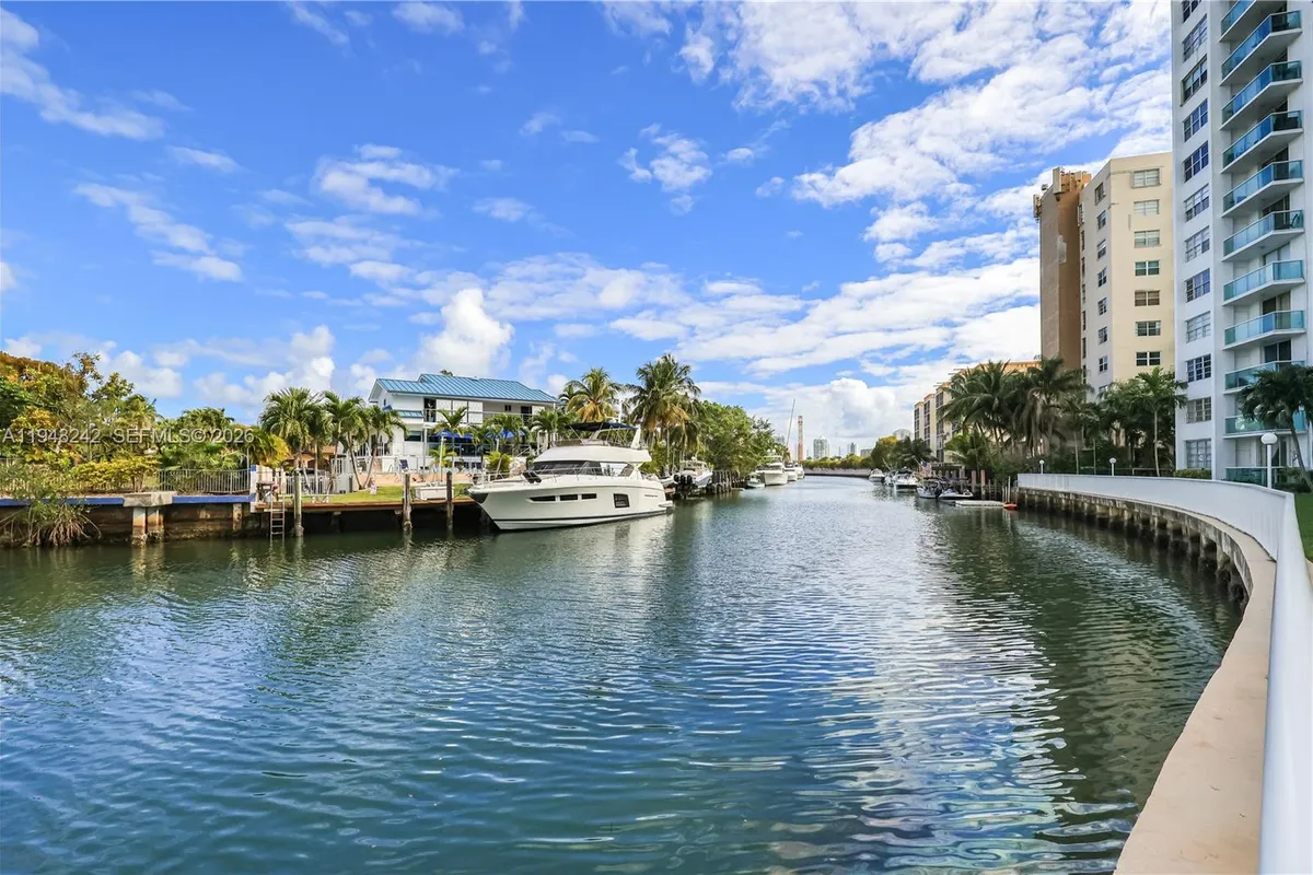 2841 NE 163rd St # 1002, North Miami Beach FL 33160