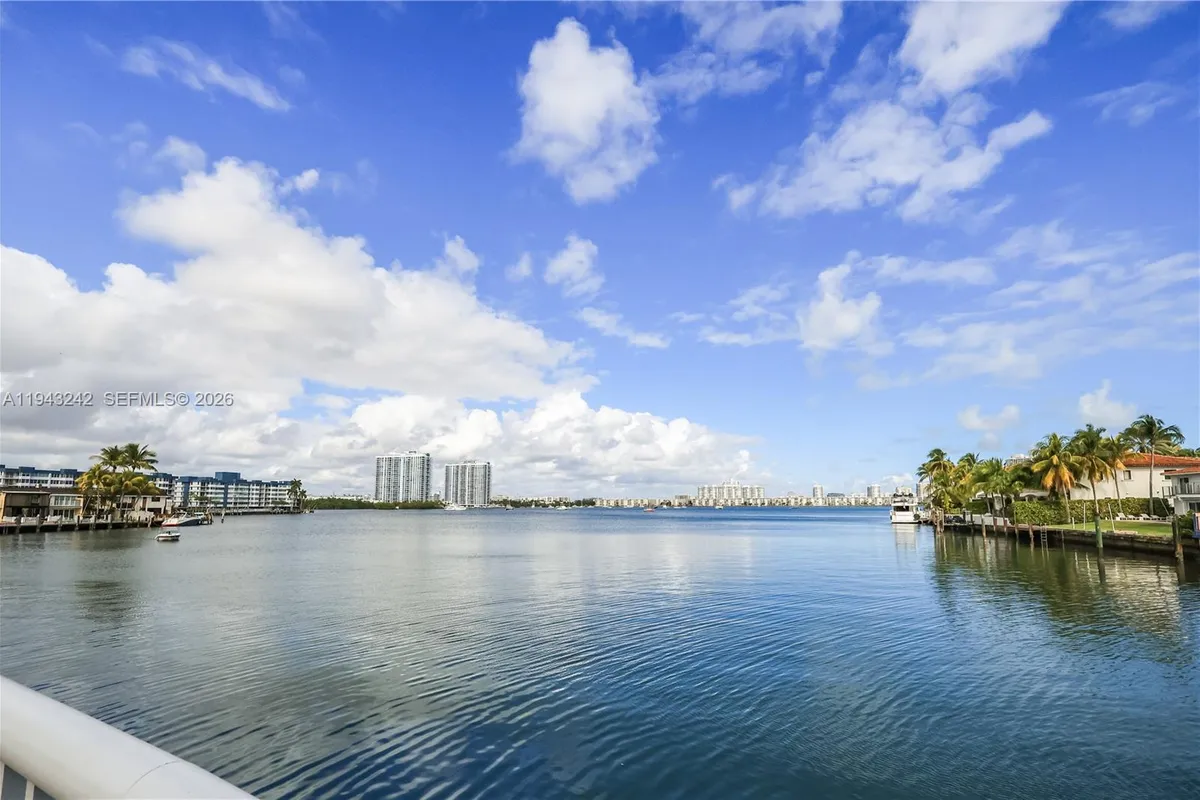 2841 NE 163rd St # 1002, North Miami Beach FL 33160