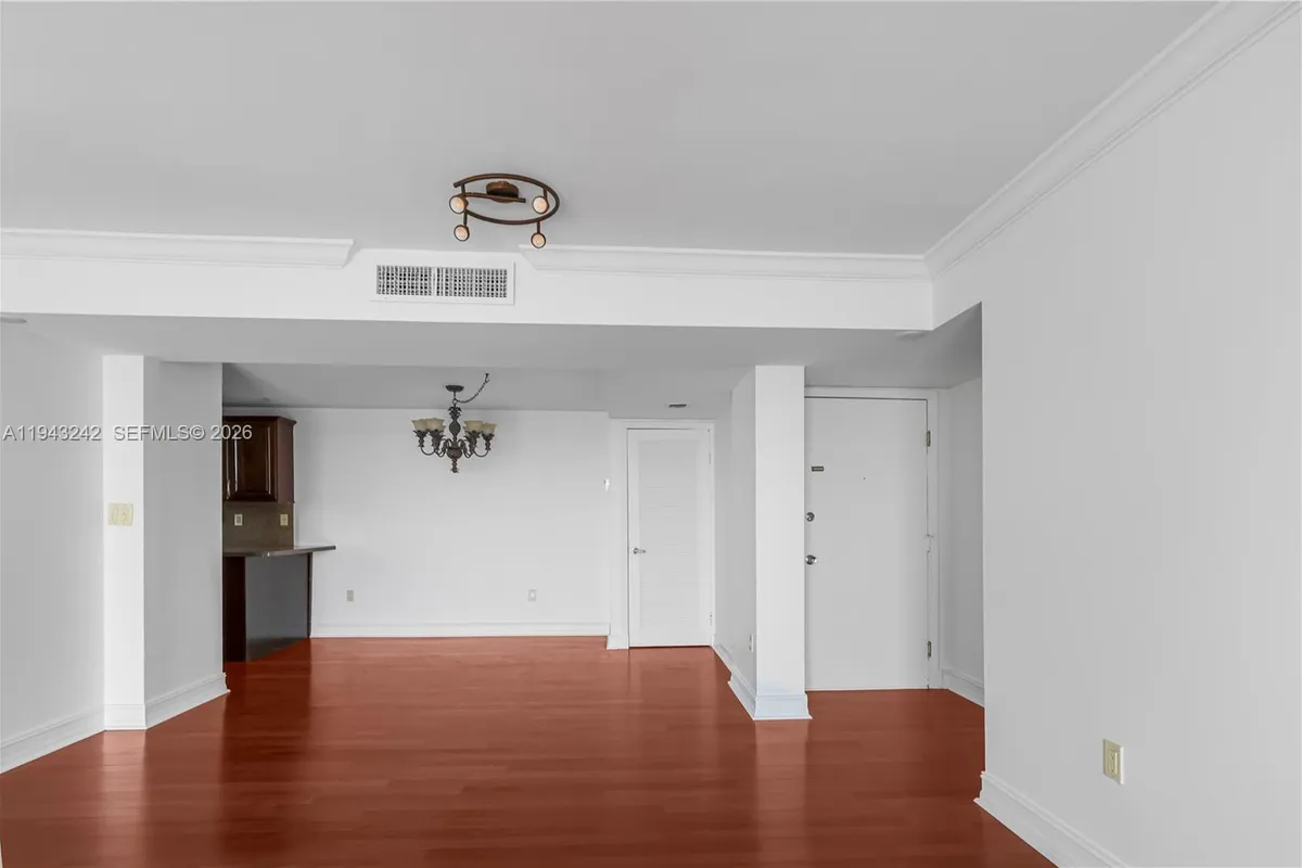 2841 NE 163rd St # 1002, North Miami Beach FL 33160