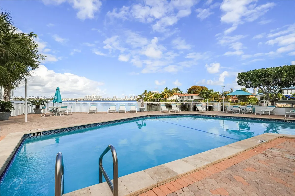 2841 NE 163rd St # 1002, North Miami Beach FL 33160