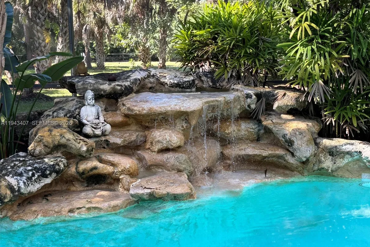 1339 Gallop Dr, Loxahatchee FL 33470