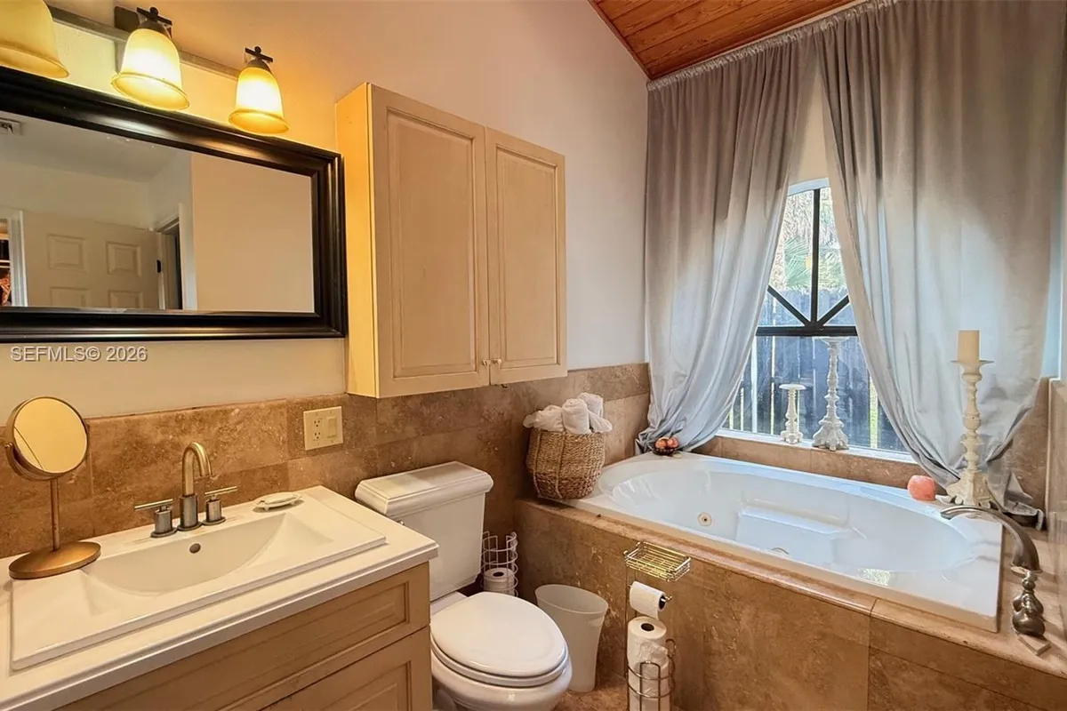 1339 Gallop Dr, Loxahatchee FL 33470