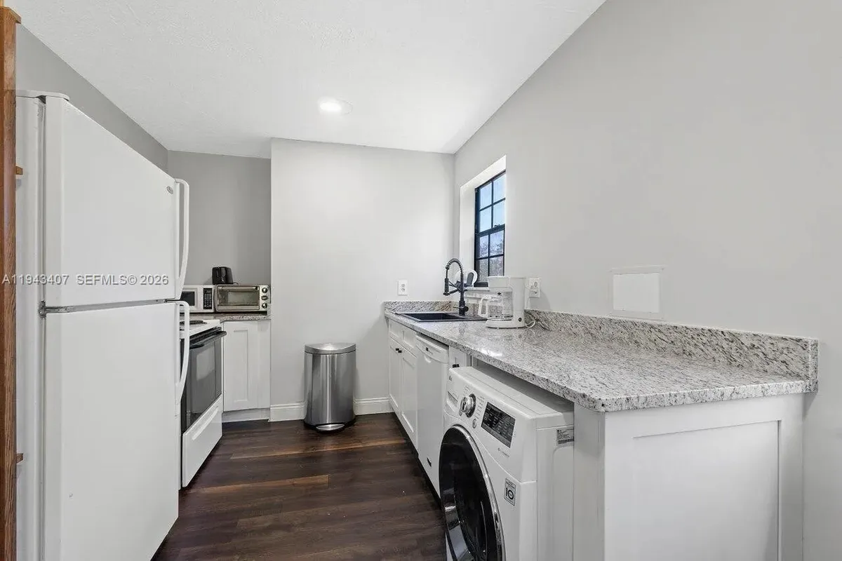 1339 Gallop Dr, Loxahatchee FL 33470