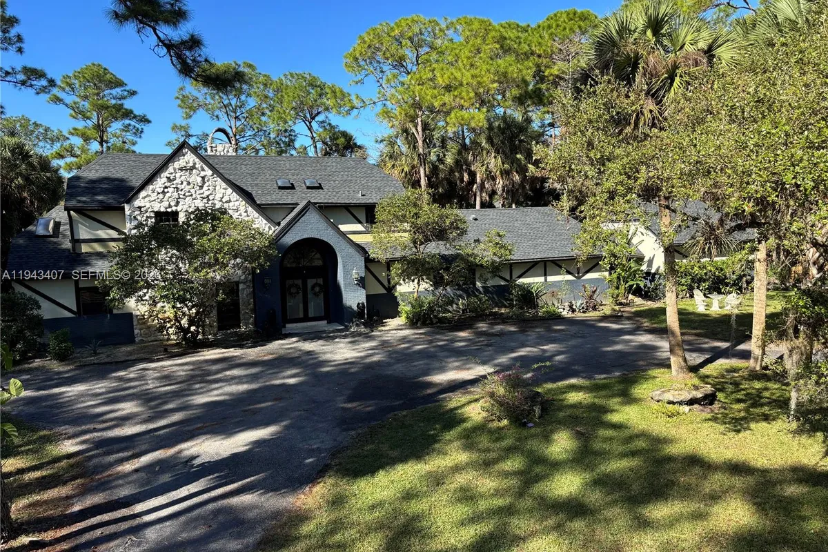 1339 Gallop Dr, Loxahatchee FL 33470