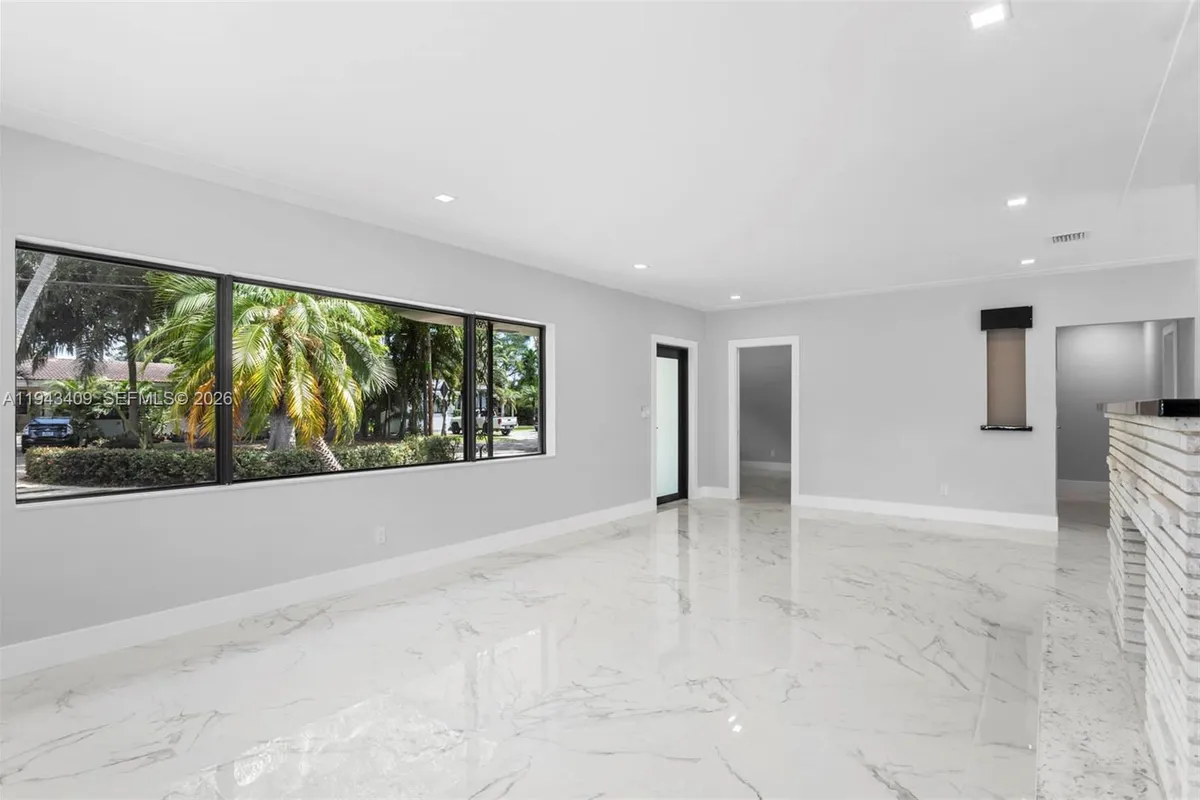 260 NW 86th St, El Portal FL 33150