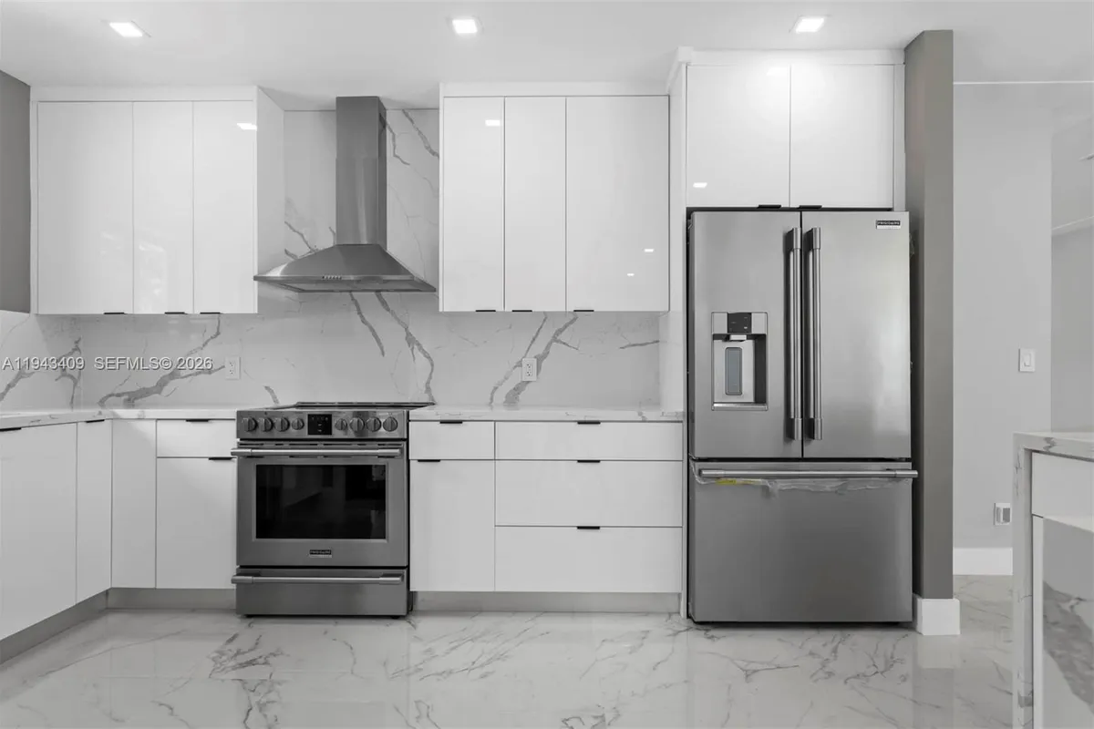 260 NW 86th St, El Portal FL 33150