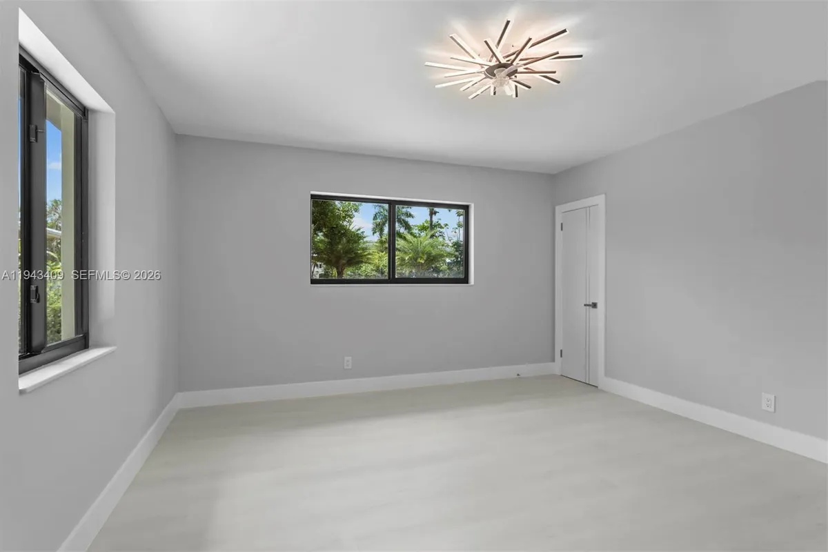 260 NW 86th St, El Portal FL 33150