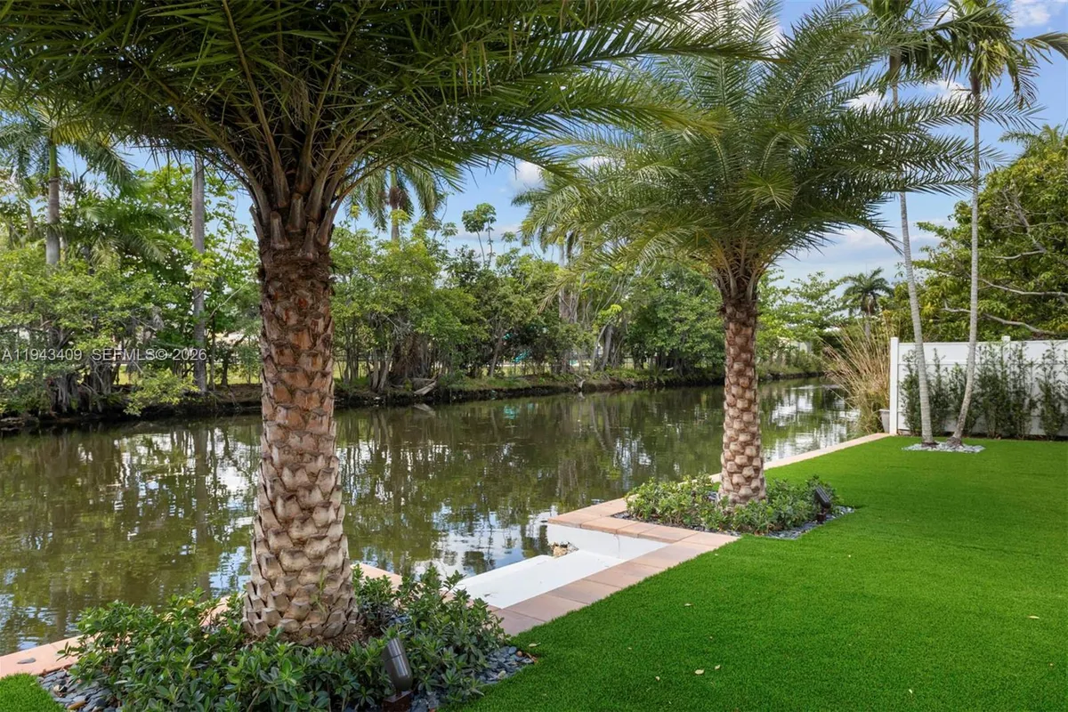 260 NW 86th St, El Portal FL 33150