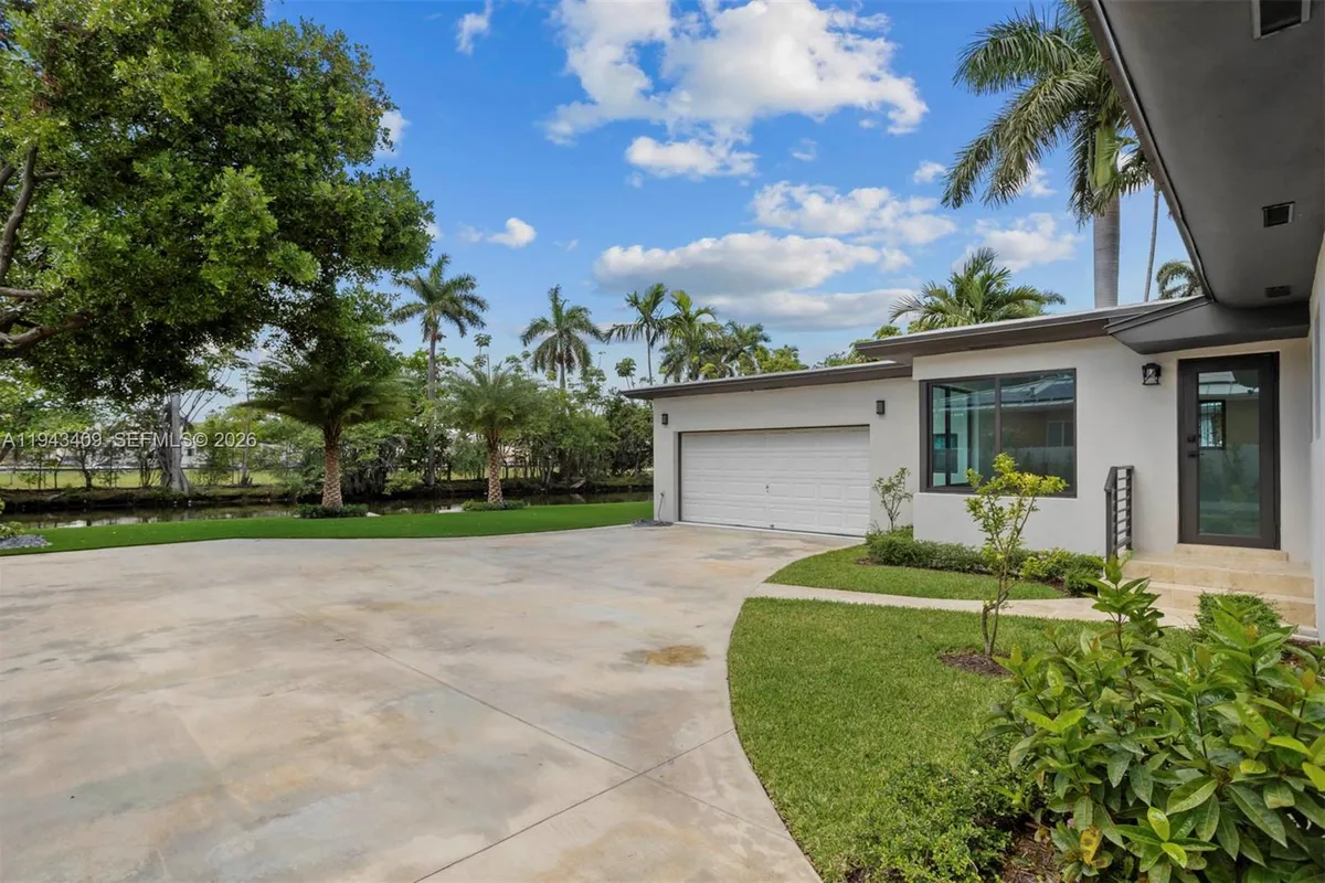 260 NW 86th St, El Portal FL 33150