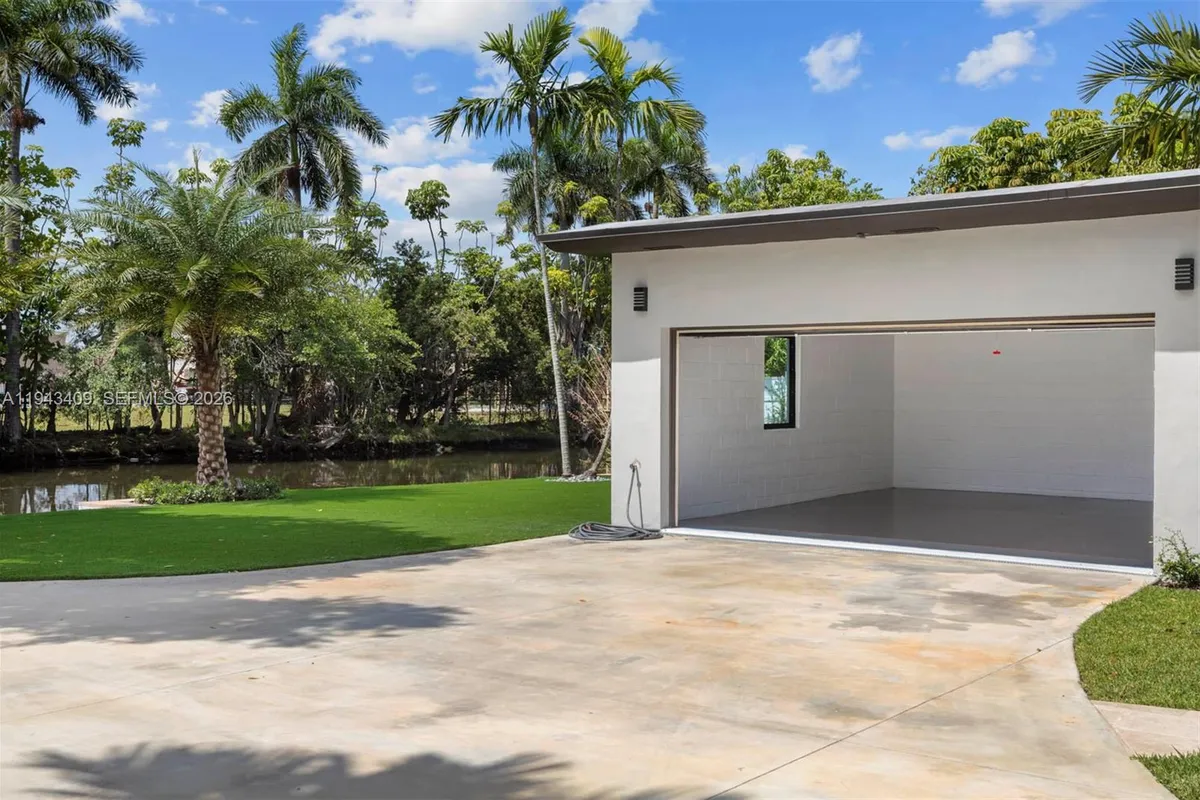 260 NW 86th St, El Portal FL 33150