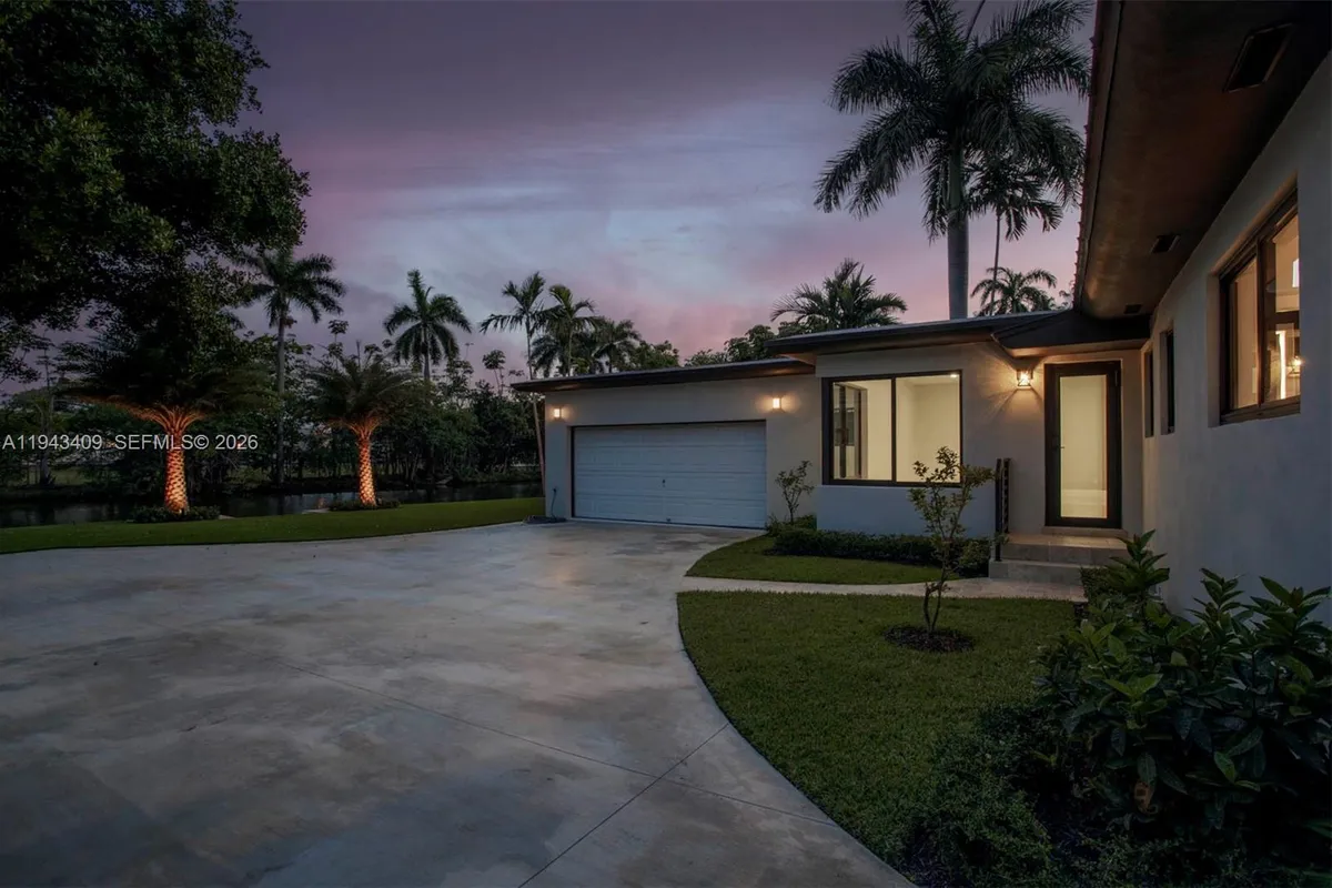 260 NW 86th St, El Portal FL 33150