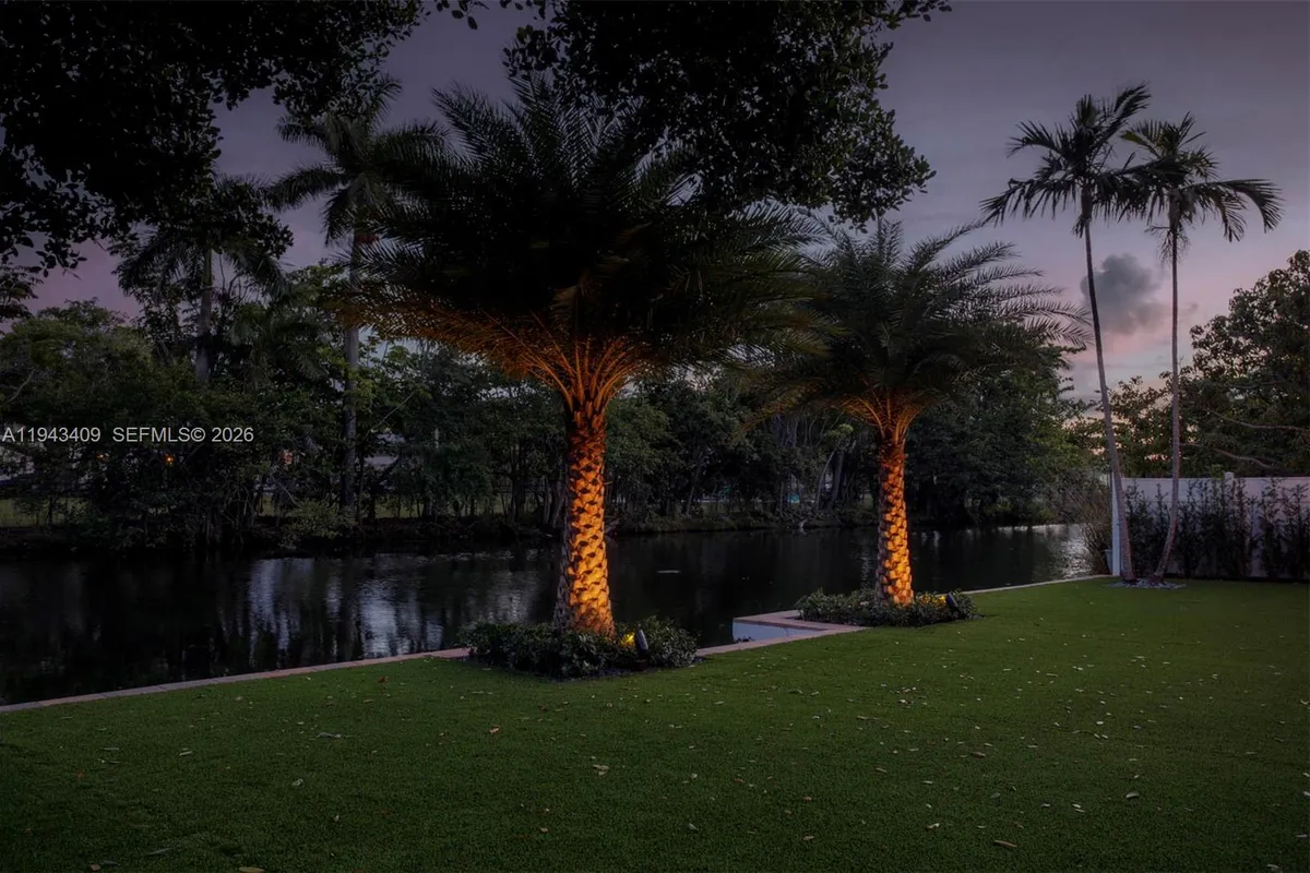 260 NW 86th St, El Portal FL 33150