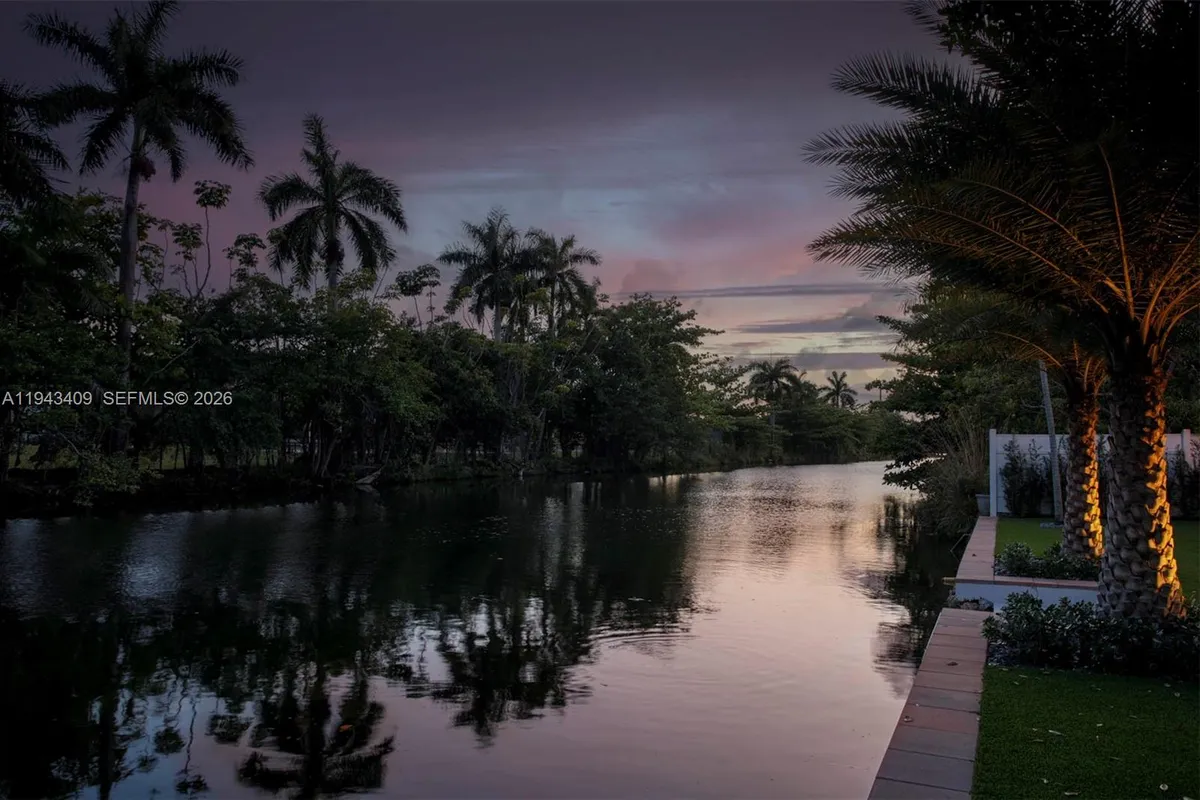 260 NW 86th St, El Portal FL 33150