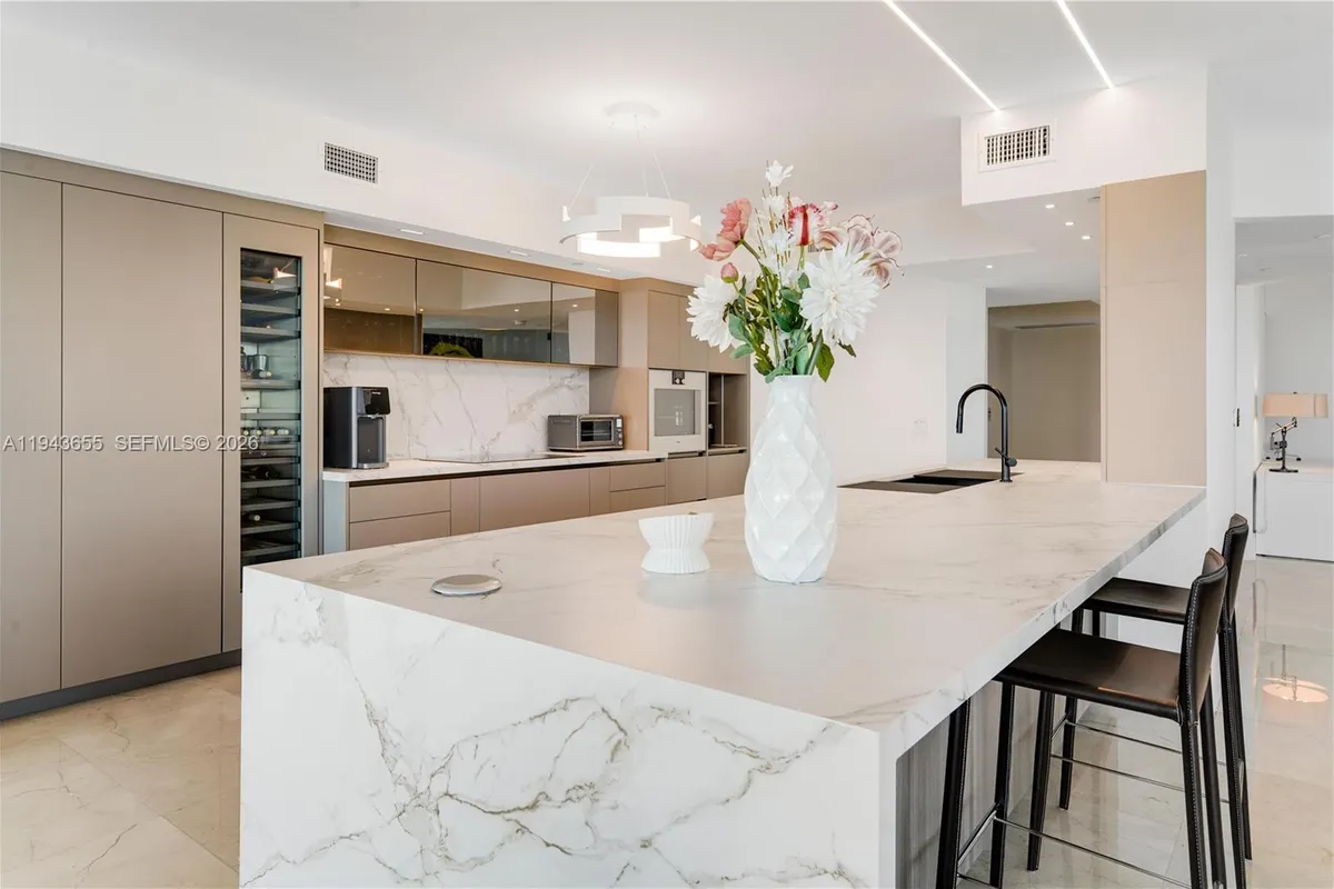 3301 NE 183rd St # 3101, Aventura FL 33160