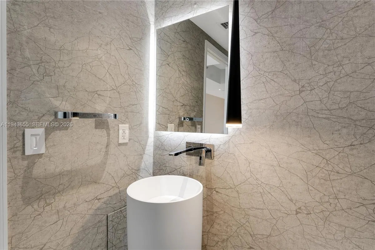 3301 NE 183rd St # 3101, Aventura FL 33160