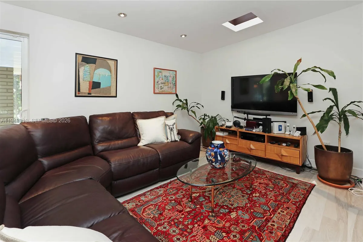 6221 SW 65th Ave, South Miami FL 33143