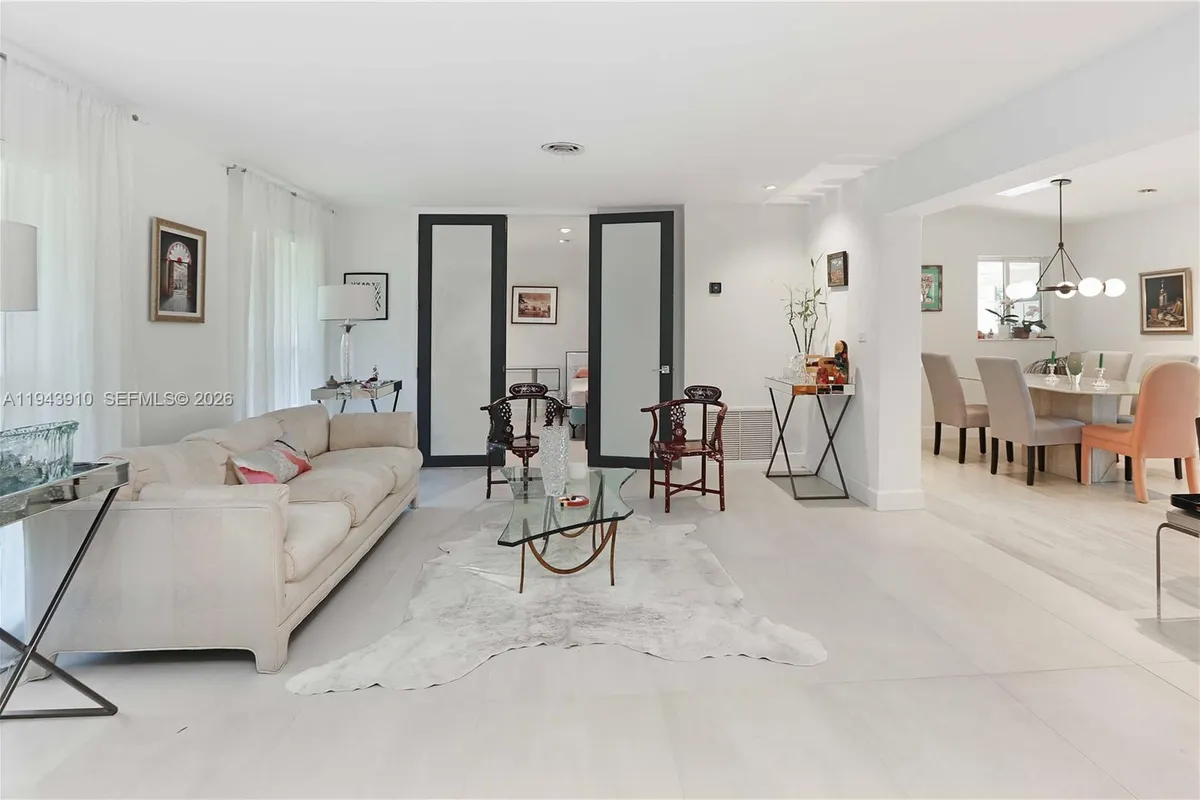 6221 SW 65th Ave, South Miami FL 33143