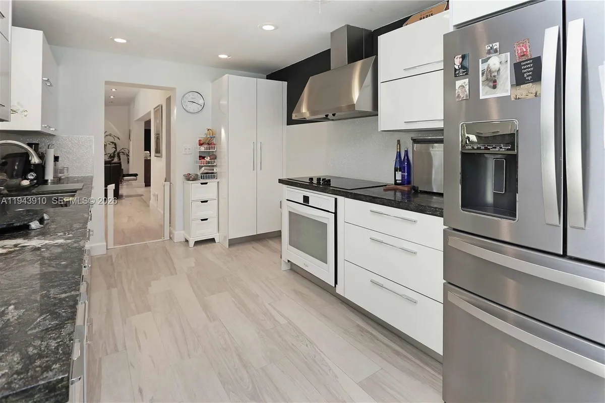 6221 SW 65th Ave, South Miami FL 33143