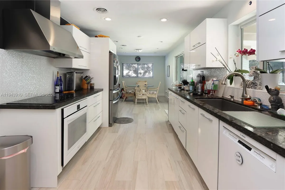 6221 SW 65th Ave, South Miami FL 33143