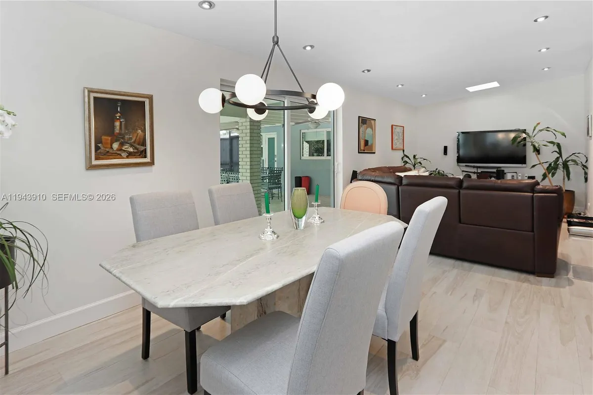 6221 SW 65th Ave, South Miami FL 33143