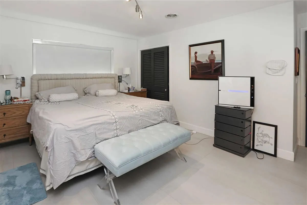 6221 SW 65th Ave, South Miami FL 33143