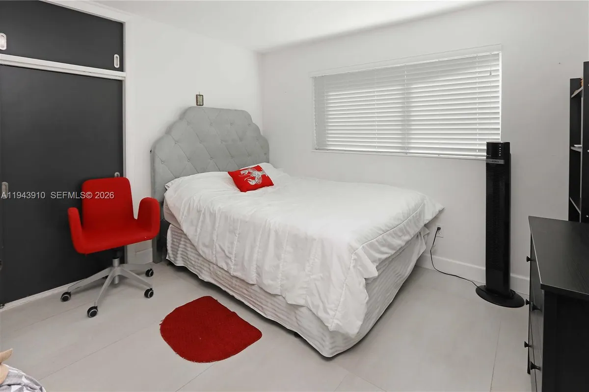 6221 SW 65th Ave, South Miami FL 33143