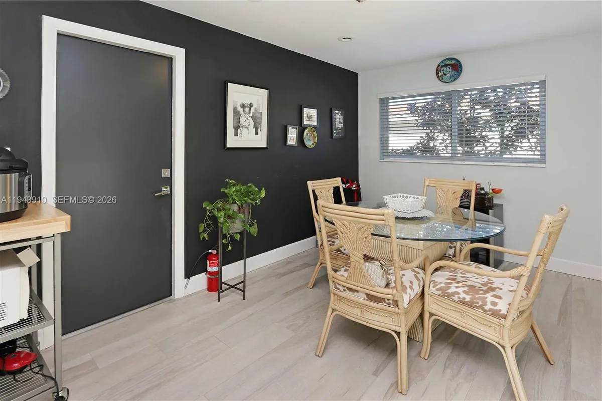 6221 SW 65th Ave, South Miami FL 33143