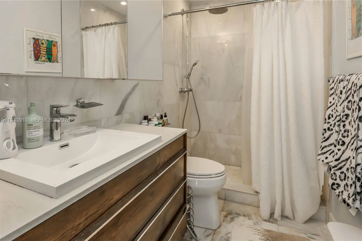 6221 SW 65th Ave, South Miami FL 33143