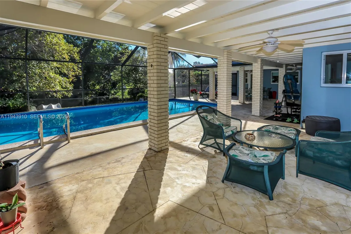 6221 SW 65th Ave, South Miami FL 33143