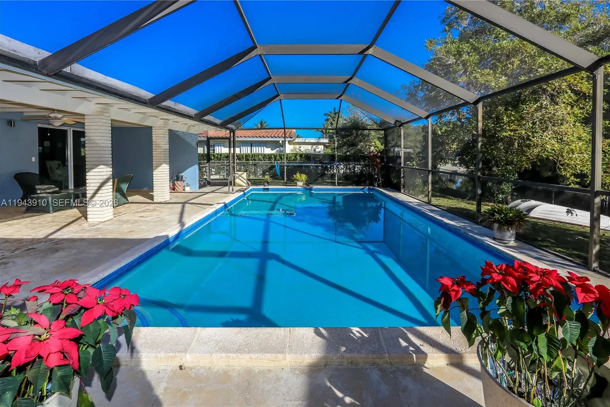 6221 SW 65th Ave, South Miami FL 33143