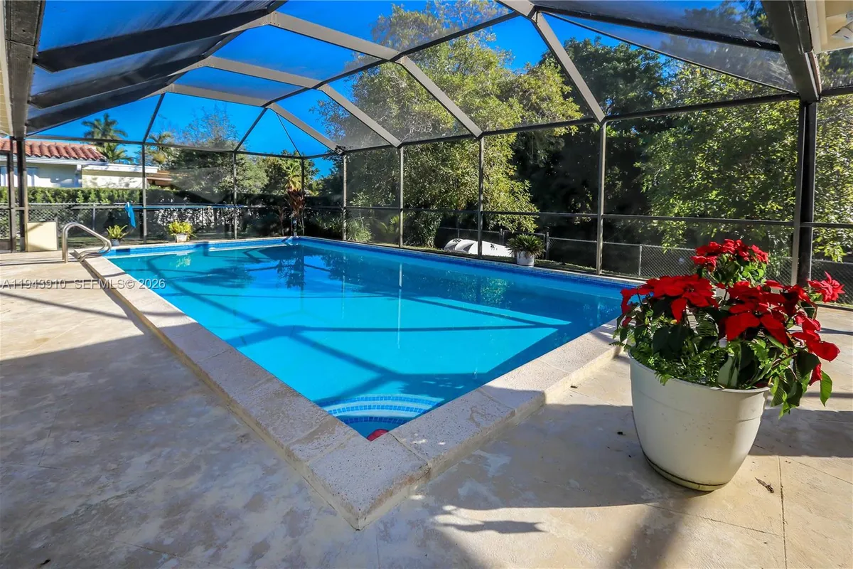 6221 SW 65th Ave, South Miami FL 33143