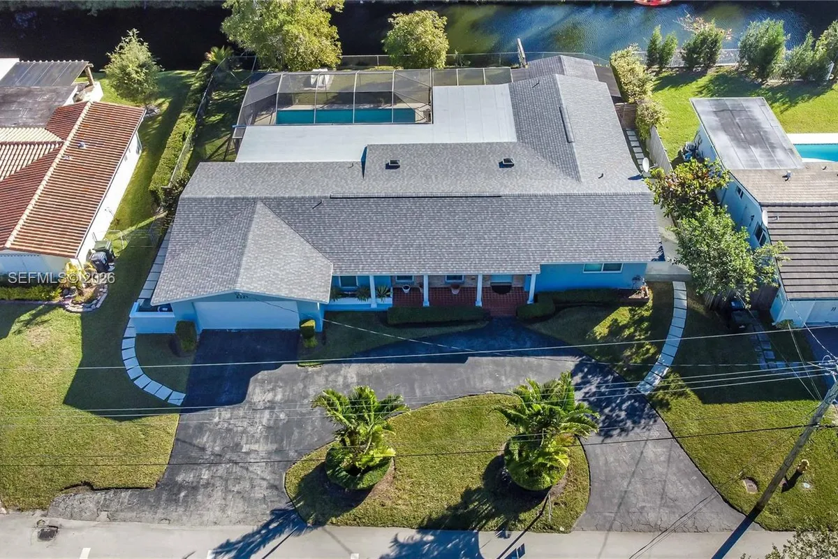 6221 SW 65th Ave, South Miami FL 33143