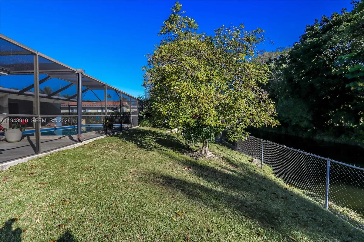 6221 SW 65th Ave, South Miami FL 33143