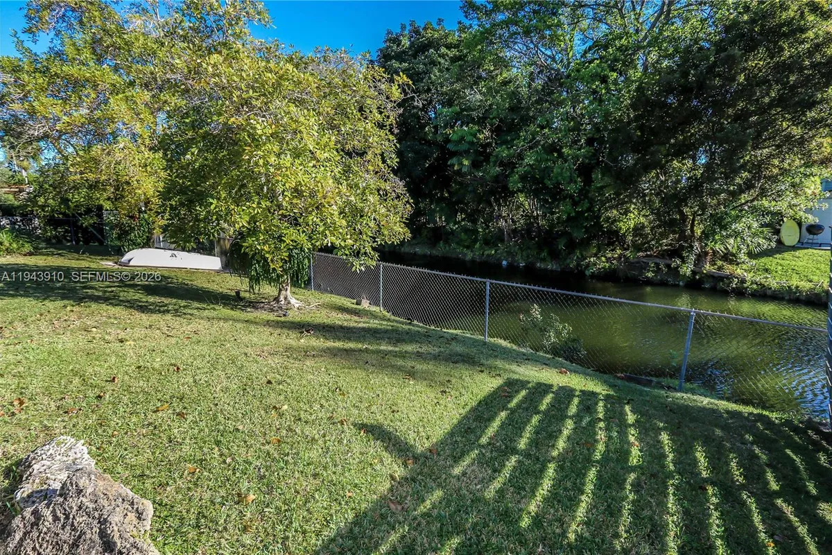 6221 SW 65th Ave, South Miami FL 33143